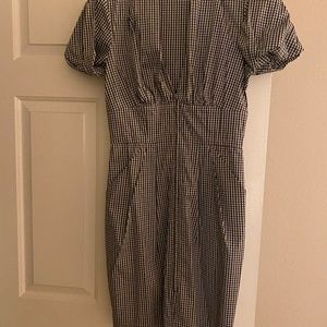 BCBG Gingham dress with pockets!
